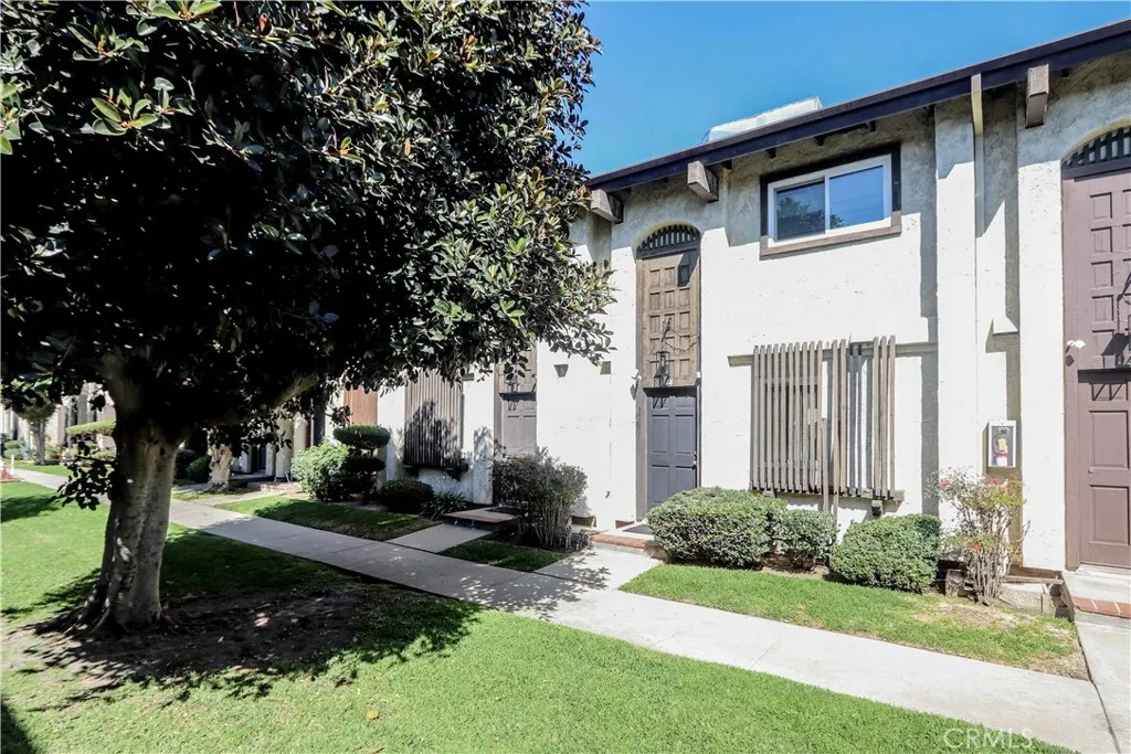 1301 S Greenwood 44, Montebello, California 90640 home-pic-1